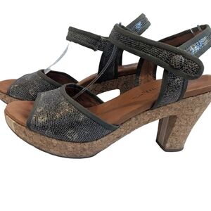 Gentle Souls Kenneth Cole Snake Print Heeled Cork Ankle Strap Sandal Size 9.5